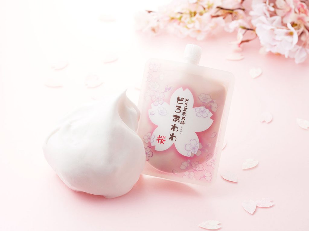 濃密泡洗顔どろあわわ”桜”くすみ原因と透明感を追求