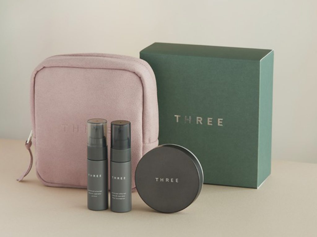 「THREE」限定ベースメイクキットキメ細かい素肌のように自然な表情を