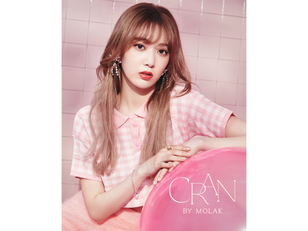 宮脇咲良プロデュース新ブランド『CRAN BY MOLAK』誕生