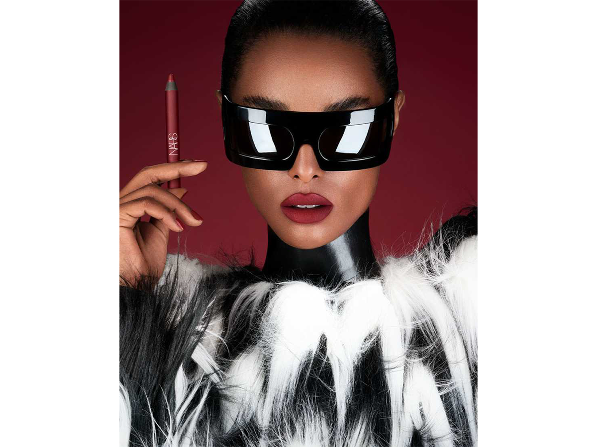 NARSよりペンシルタイプの濃密マット「パワーマット ハイインテン